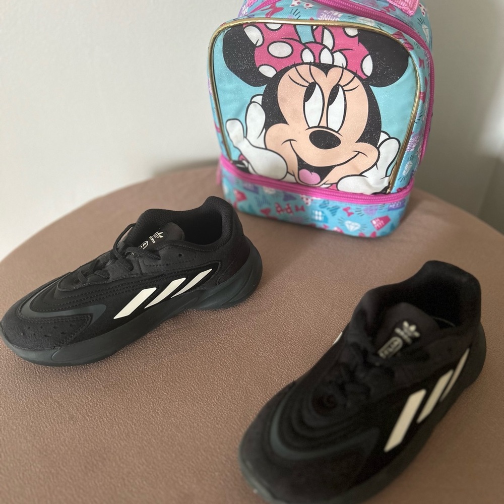 Adidas Ozelia